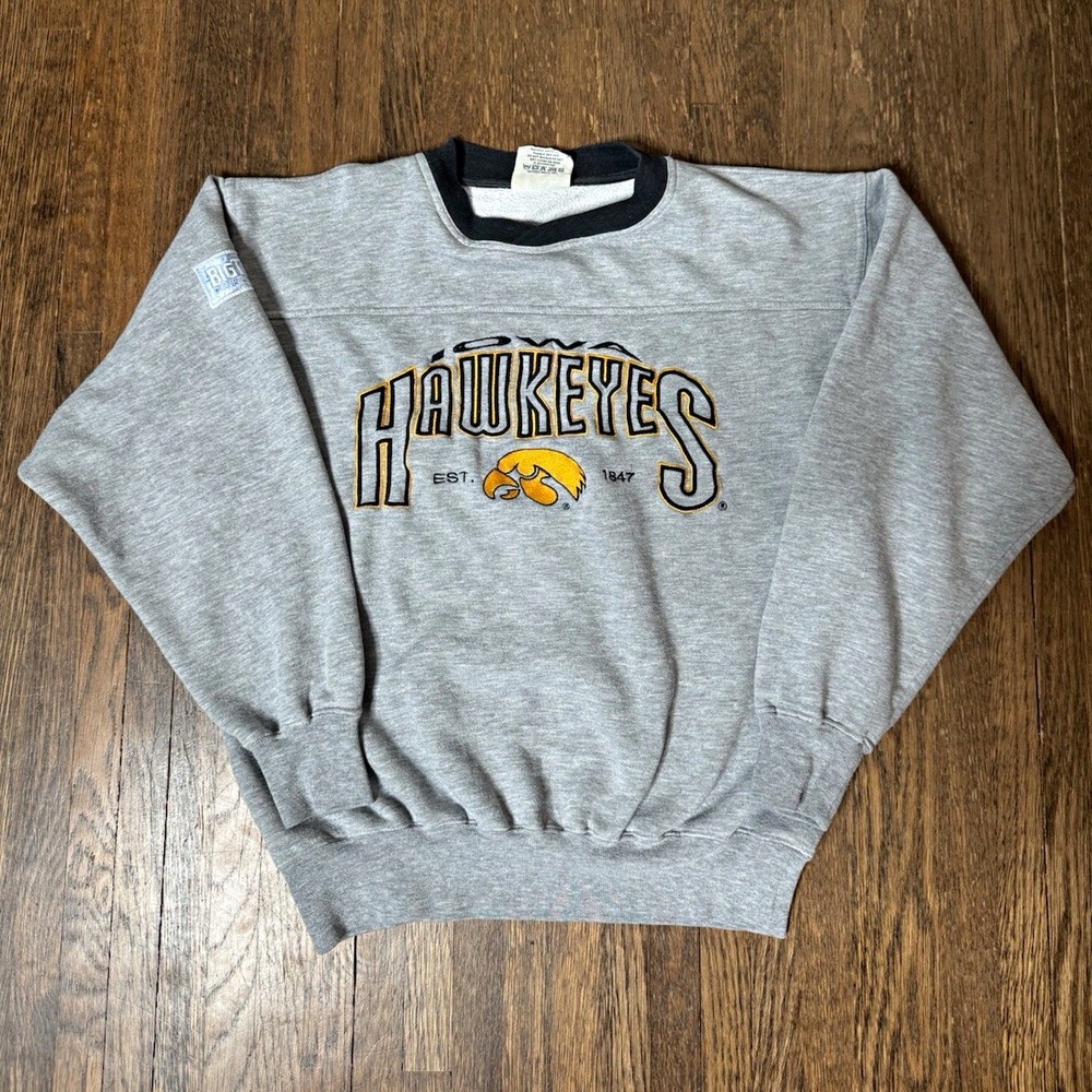 VNTG Lee Sport Iowa Hawkeyes Big Ten Crewneck Sweatshirt Gray Embroidered Size M